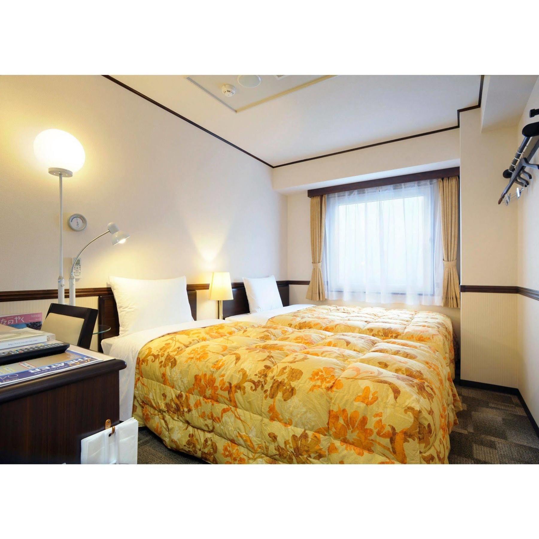 Toyoko Inn Nagoya-Eki Sakuradori-Guchi Honkan Exterior photo